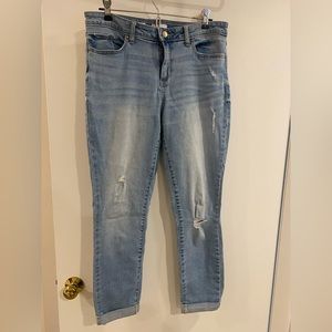 Distressed skinny ankle jean